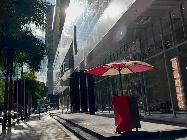 VENTA OFICINA LAS MERCEDES 