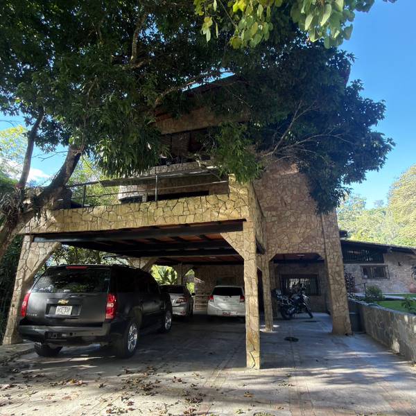 Casa de 220m2 en ALQUILER