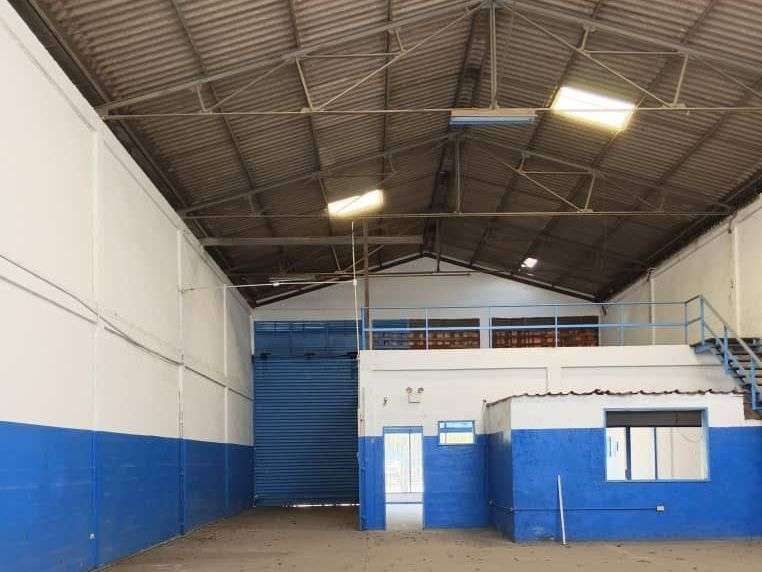 En venta Galpon de 400 mts2 

Avenida Michelena de Valencia. SOLO CLIENTES 