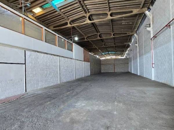En Alquiler galpón 650m2 ,  Zona Industrial La Guacamaya.
Valencia.. solo clientes 
