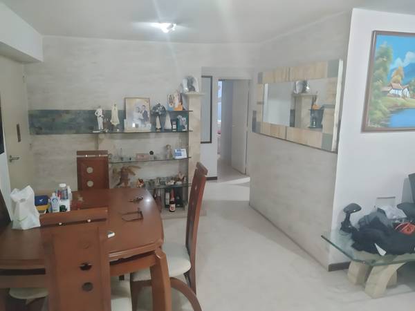 Venta de Apartamento a Media Cuadra de Sambil La Candelaria