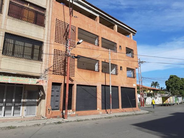Vendo Edificio 375m² construcción, Higuerote Brión Miranda.
