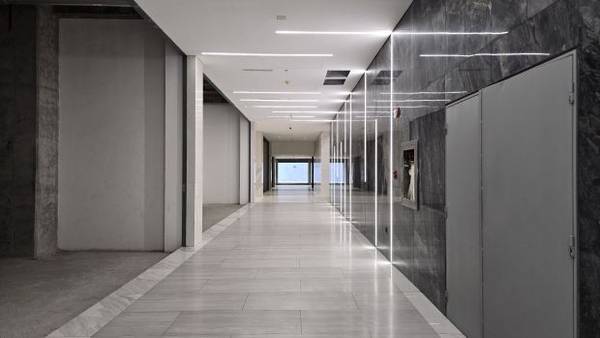 Venta de Local Comercial en el Centro Empresarial Esmeralda Bella