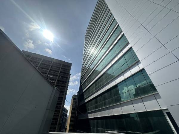 OFICINA DE 1900M2 EN A ESTRENAR EN CAMPO ALEGRE Bella