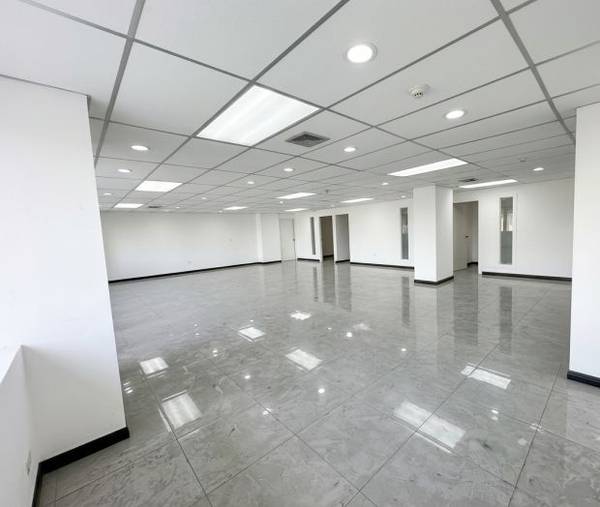 Oficina en venta Mene Grande en Los Palos grandes OsVi