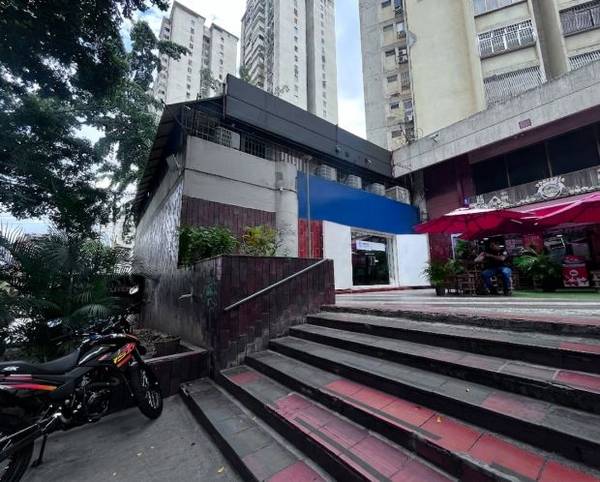  Local comercial en venta en los dos caminos a pie de calle JULI