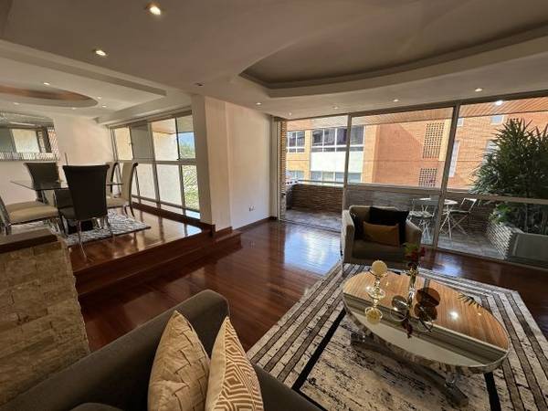 SE VENDE APARTAMENTO ACTUALIZADO EN LOMAS DE LAS MERCEDES Anma
