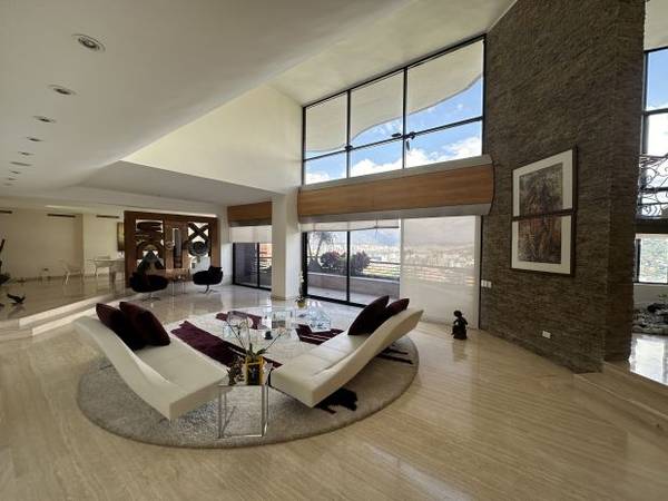﻿Penthouse triple en alquiler - Colinas de Valle Arriba Bella