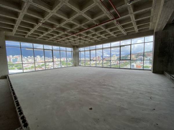 OFICINA EN VENTA EN LAS MERCEDES CFM VISTA AL AVILA Anma