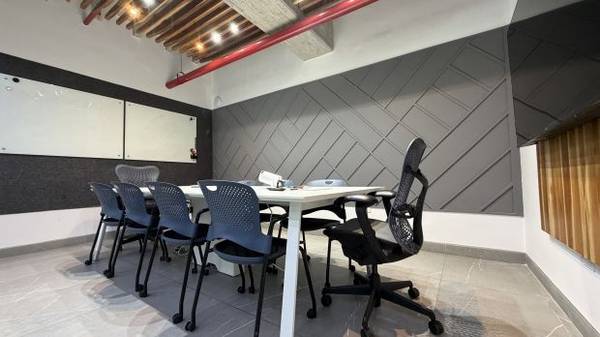 EN VENTA AMPLIA Y MODERNA OFICINA EN LAS MERCEDES CON VISTA AL AVILA Anma