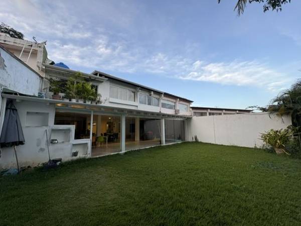 CASA EN SANTA PAULA OLGA