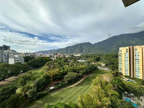 EXCLUSIVO APARTAMENTO EN ALQUILER EN CAMPO ALEGRE BELLA