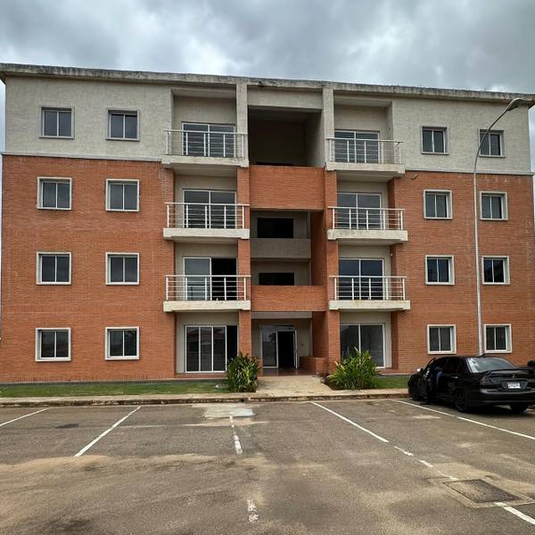 Apartamento en Obra Gris en el Conj. Resd. Bosque Los Pinos
