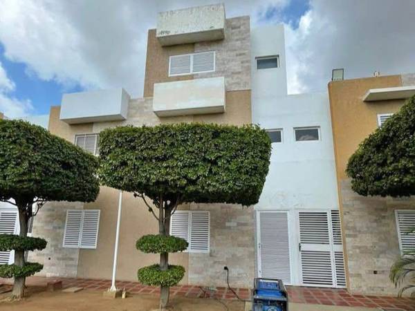 TOWNHOUSE EN VENTA EN  📍 LAS ISLAS MARACAIBO