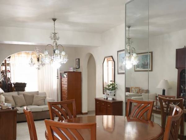 Apartamento en Los Teques. Final Avenida Bolívar. 