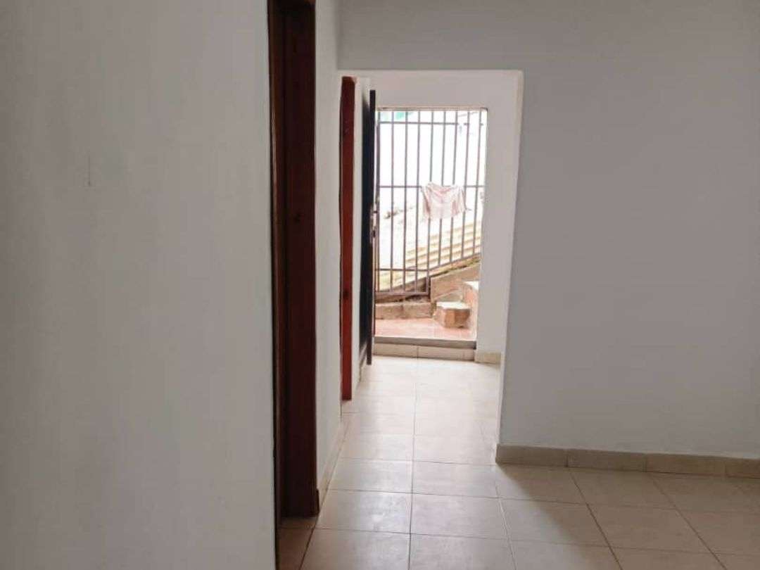 Casa en venta en  Caracas Antimano, Punta Brava, Barrio Flor de Patria, casa número 16
