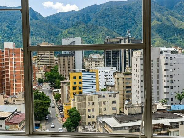 OFICINA EN ALQUILER SABANA GRANDE 