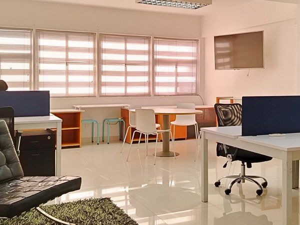 Hermosa Oficina en Alquiler en Valencia 