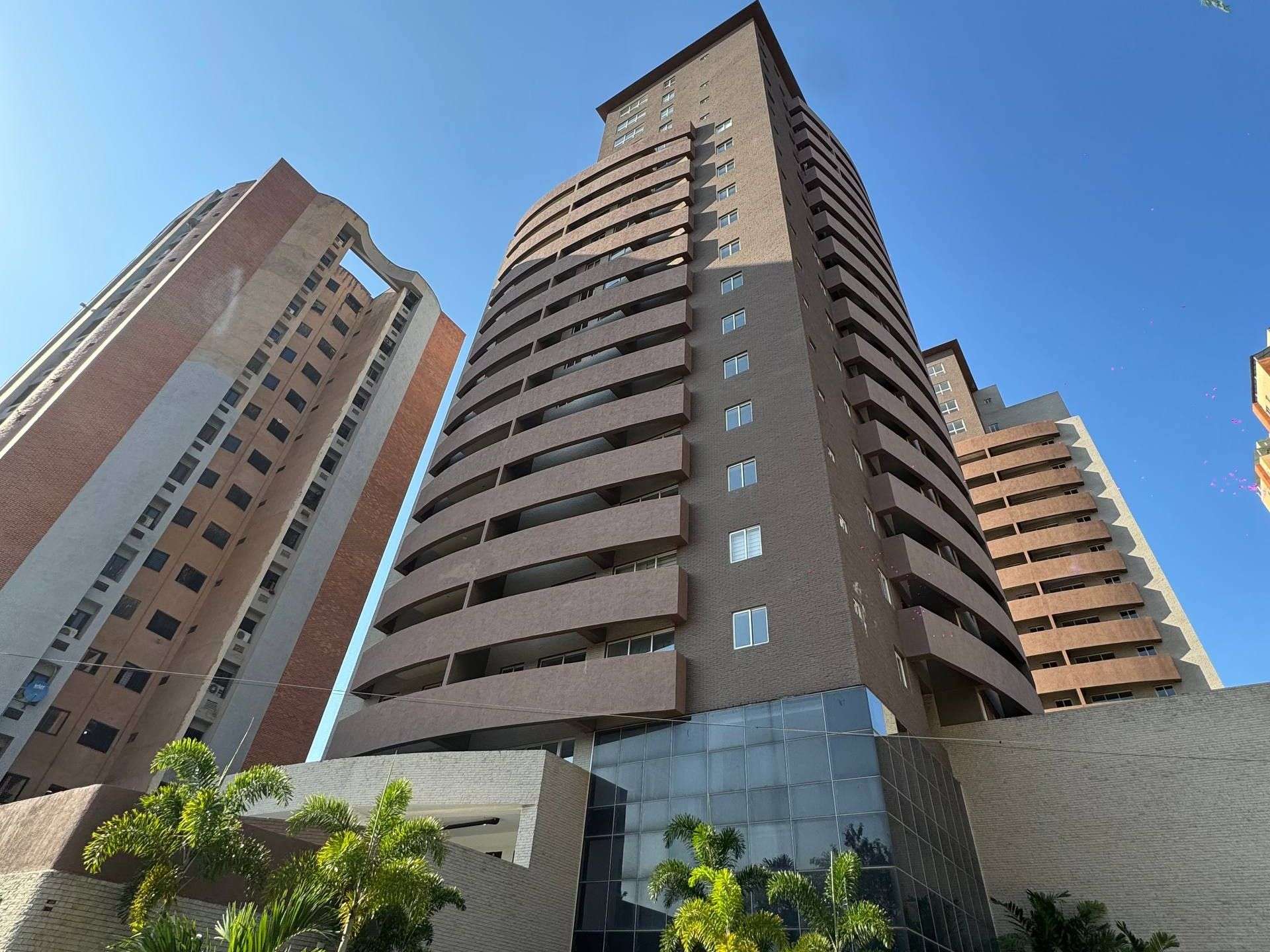Apartamento en obra blanca en la Trigaleña, Valencia Venezuela 