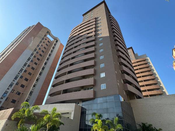 Apartamento en obra blanca en la Trigaleña, Valencia Venezuela 