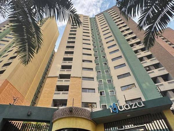 Apartamento en Venta Res Iguazú, Valles de Camoruco 