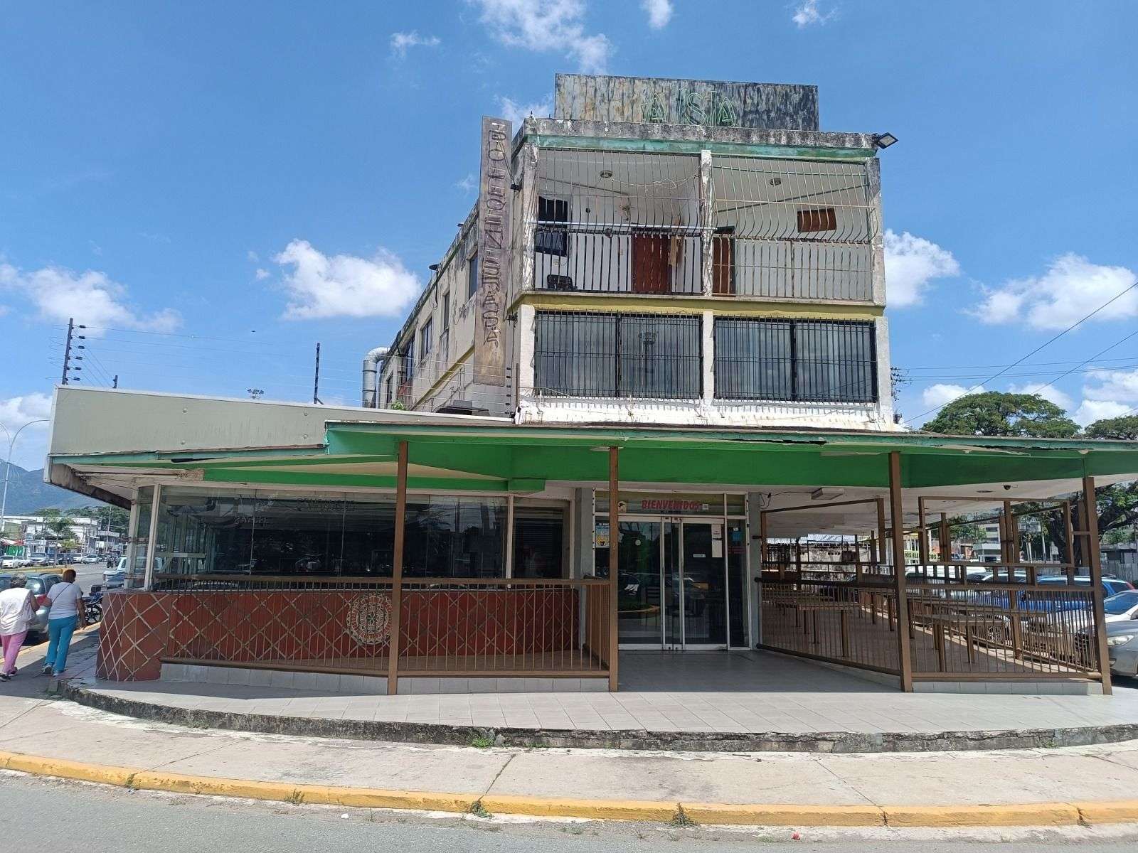 Local en venta, esta situado en el corazón de  la avenida principal de Naguanagua.