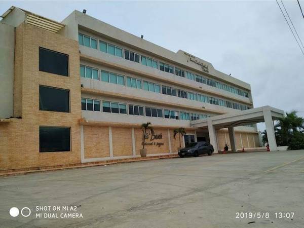 Hotel en Venta en Tucacas:  ubicado en el Estado de Falcón, en una de las zonas turísticas más destacadas de Venezuela
