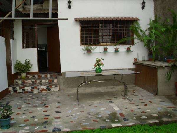 Casa con locales 