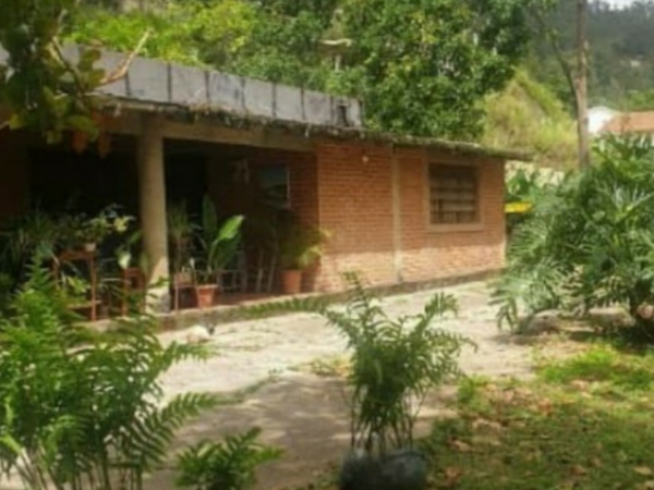 Casa con terreno espectacular en San Luis en San Antonio de los Altos 