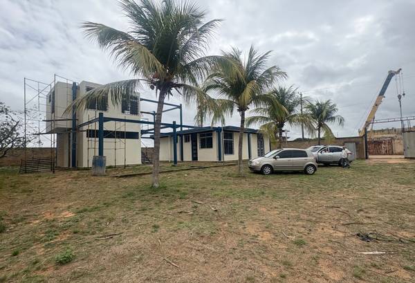 Zona industrial El Tigre 8400m2