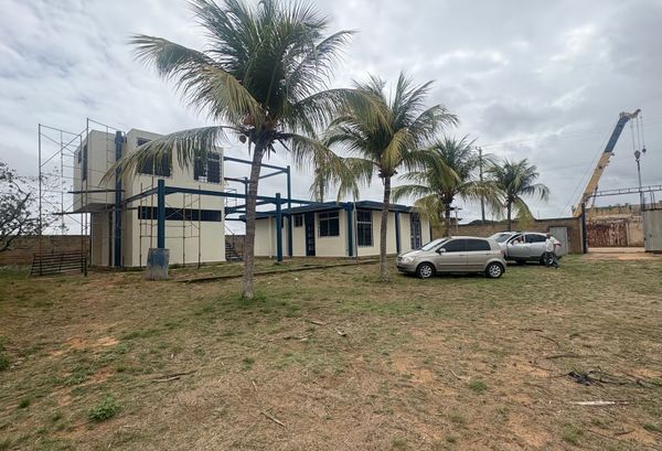 Zona industrial El Tigre 8400m2