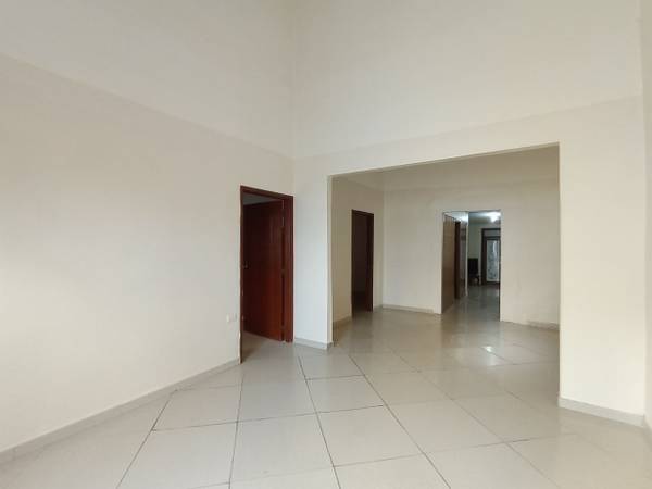 CASA COMERCIAL VENTA AV. DR PORTILLO MARACAIBO VENEZUELA API 8944