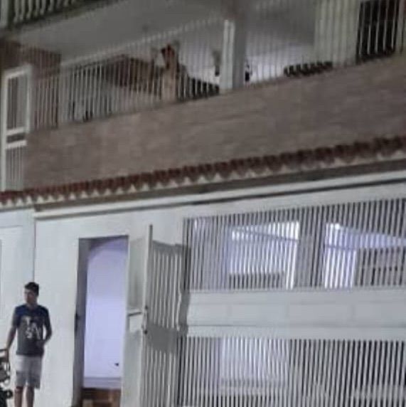 Casa de 3 niveles 