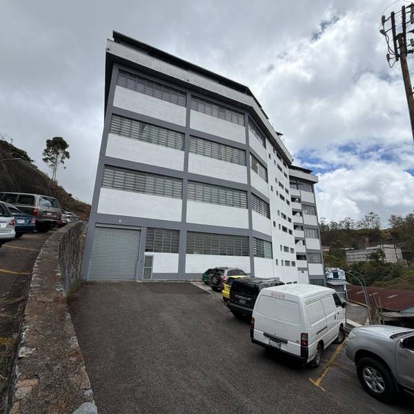 Planta industrial de 500m2 en San Antonio de Los Altos