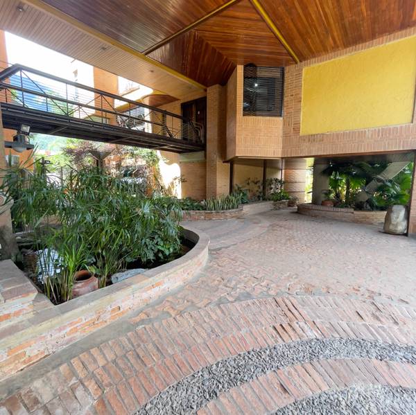 Apto duplex tipo PH en  piso 3 en La Castellana