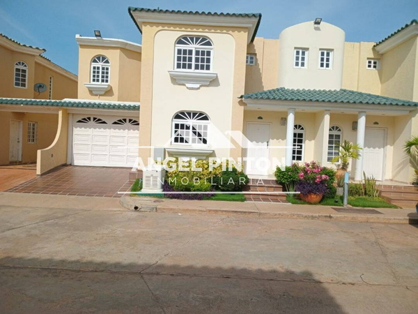 “AYER SOÑASTE CON YU HOGAR, HOY ES UNA REALIDAD” CASA VENTA OASIS COUNTRY MARACAIBO API 10014