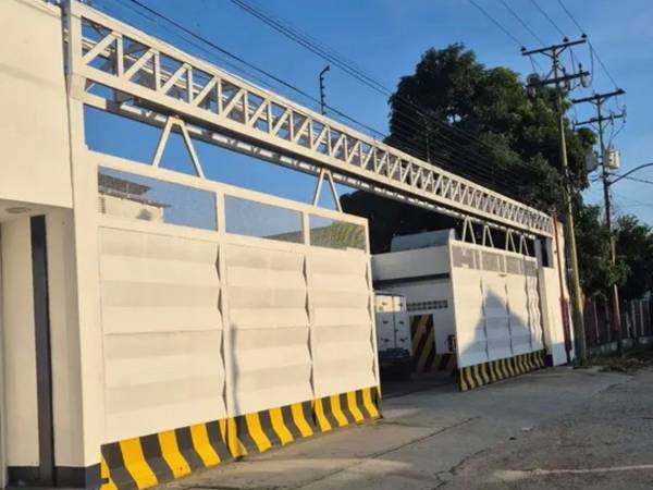 SE VENDE PLANTA INDUSTRIAL DE FRIO- GUATIRE, EXCELENTE UBICACIÓN..