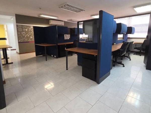 Oficina En Alquiler/ El Rosal/ Chacaito/ 117m2