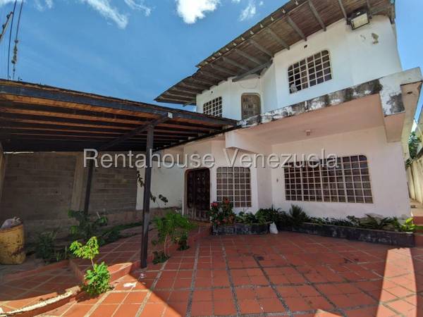 Casa comercial en el manzano 26-17504