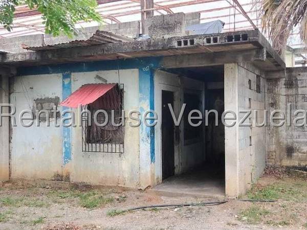 Venta de bienechurias con terreno y mini galpón 26-5970 