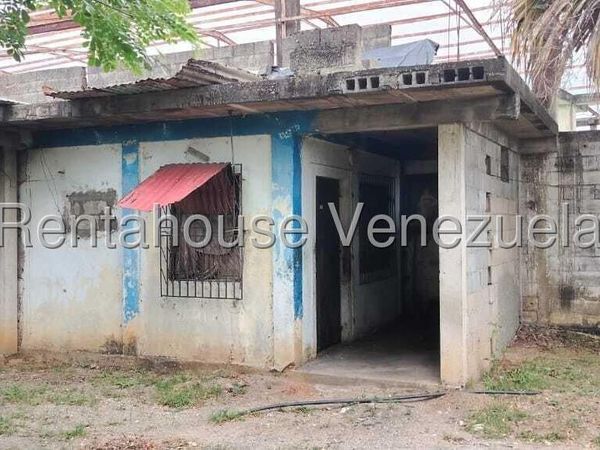 Venta de bienechurias con terreno y mini galpón 26-5970 