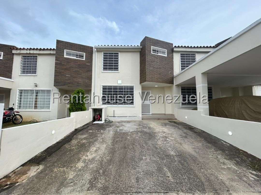 Villa Golf Plaza 26-21495 ubicada en piedad norte Cabudare 