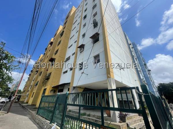 Venta de apartamento en la Antonio José de Sucre 27-1171