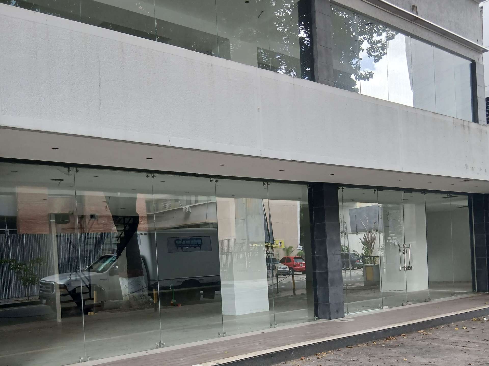 Local en alquiler las mercedes 