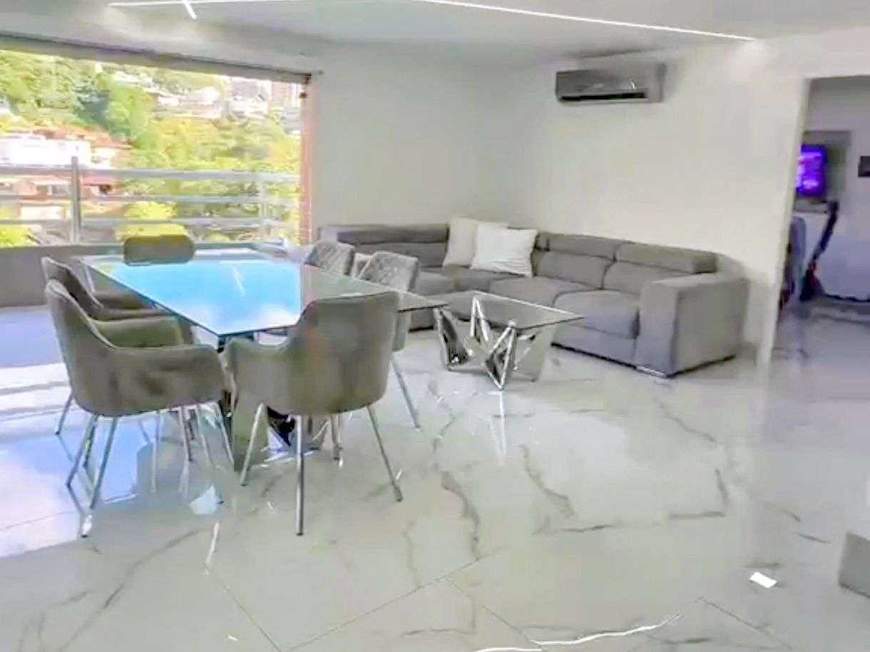 PH en Venta urb. Los Chaguaramos, te ofrecemos Modernidad , Elegancia, seguridad y confort 