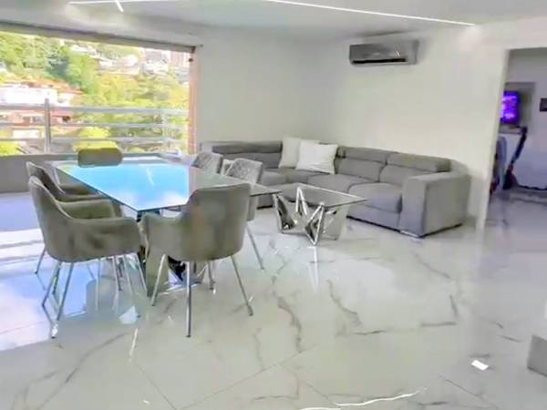 PH en Venta urb. Los Chaguaramos, te ofrecemos Modernidad , Elegancia, seguridad y confort 