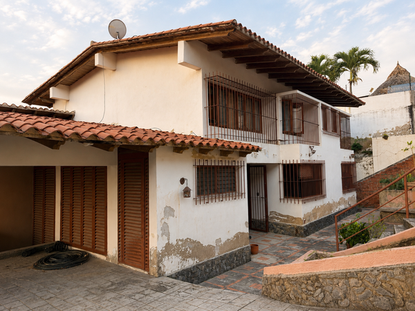 Quinta para remodelar en Calle Isla Larga, Prados del Este