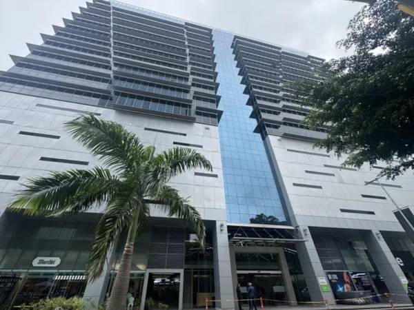 ALQUILER/OFICINA/92M2/LAS MERCEDES 